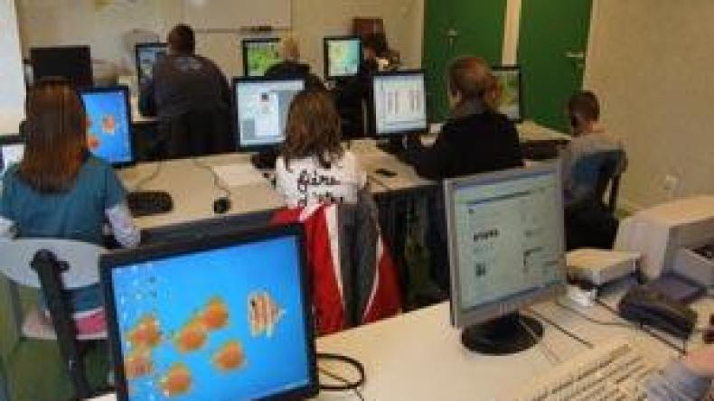 المؤتمر العالمي للتدفق السريع “للإنترنيت” يقترح حلولا عملية لتجسيد “الجزائر الإلكترونية”