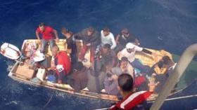 غموض يحيط بمصير 3 حراڤة من وهران بعد إنقاذ باخرة فلبينية لـ8 آخرين