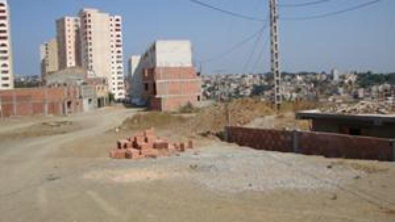 مير بلدية برج الكيفان السابق باع قطعا أرضية داخل “طاكسيفون”