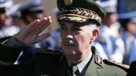 بوسطيلة يطالب الدرك بتوخي الحيطة والحذر على الحدود الجزائرية الليبية