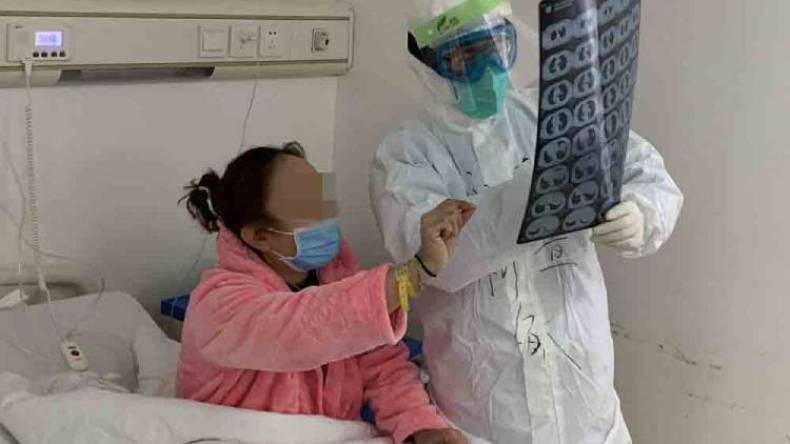 الناجون من كورونا يروون العودة من رحلة الموت