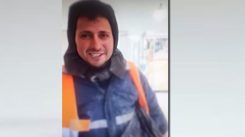 ليس عيبا أن أمارس مهنة تنظيف الشوارع والحدائق