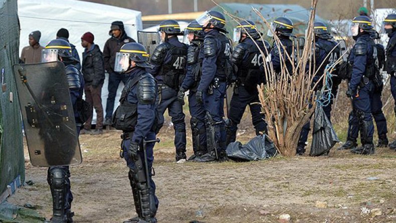 قتلى وجرحى في شجار بين المهاجرين بمخيم كاليه الفرنسي