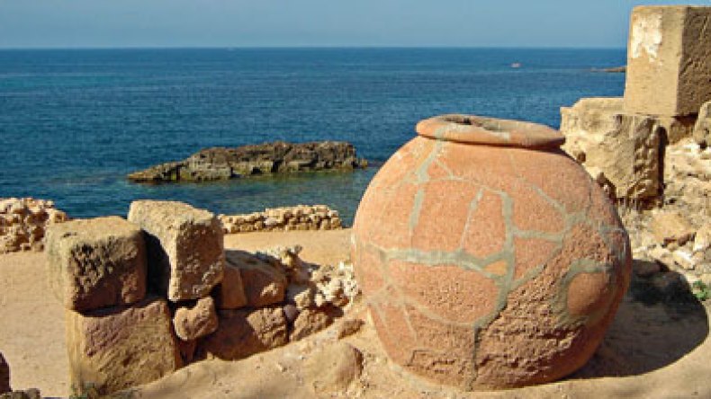 حجز 100 قطعة أثرية بتيبازة نادرة والعدالة تحقق في أول قضية من نوعها