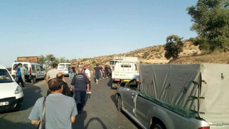 محتجون يقطعون الماء على 15 بلدية ببجاية