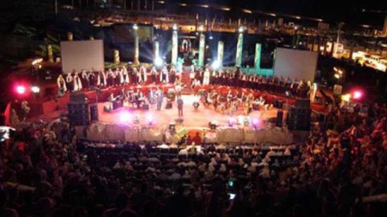 ندى الريحان تتألّق بعيد الكرامة والجمهور تذكر عيد ميلادها عام 2002