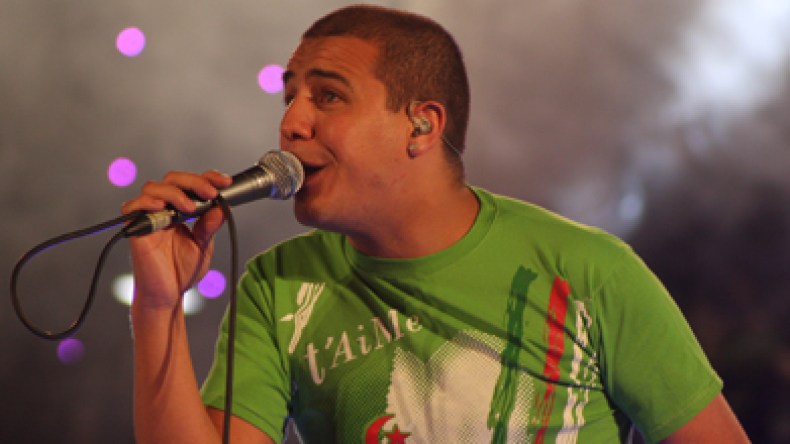 مهرجان تيمقاد الدولي ينطلق تحت هتافات وان تو تري فيفا لا لجيري