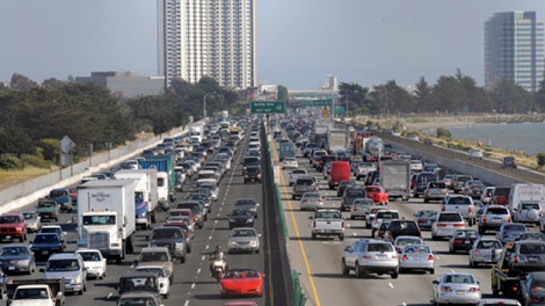 وزارة العدل الأمريكية تتجسس على ملايين السيارات