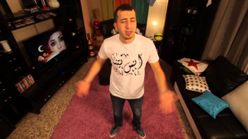 أغنية في أربع دقائق لـ”أنس تينا” ترفض العهدة الرابعة وتفجر اليوتيوب!