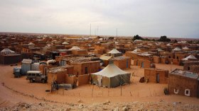 رئيسة ” المينرسو ” تزور مخيمات اللاجئين الصحراويين