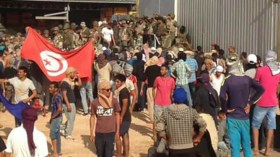 تونس: معتصمون بتطاوين يغلقون محطة لضخ النفط
