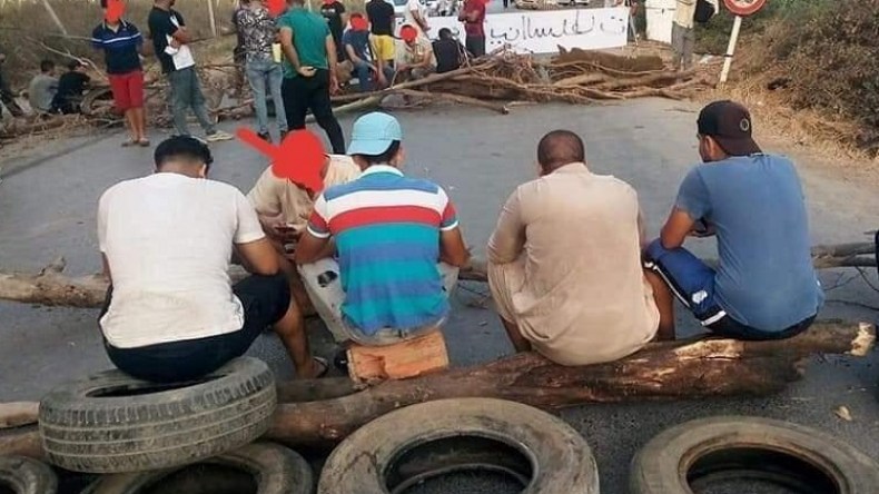 سكان تملوكة بأزفون ينتفضون