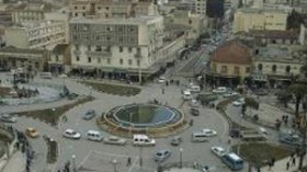 مواطنون بتيزي وزو يحرقون حانة تقدم الخمور في نهار رمضان