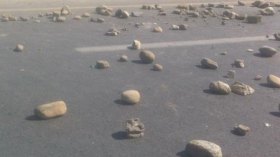 مجهولون ينصبون حاجزا ويبتزون المارّة بتيزي وزو