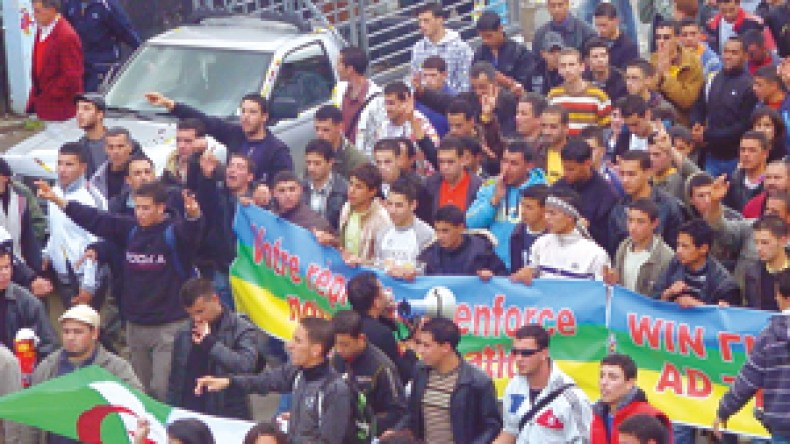 سكان القبائل يقلبون الطاولة على  الإنفصاليين