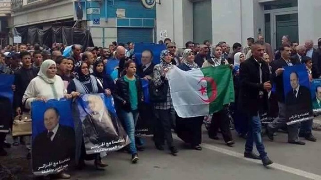 مسيرة شعبية تضامنا مع الجيش بتلمسان