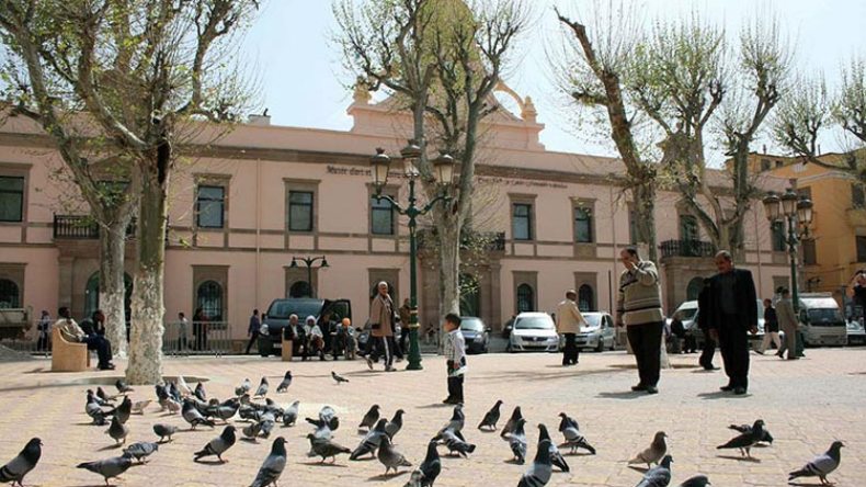 طائفة “القرآنيين” تبعث نشاطها الديني المشبوه بالمدن الغربية