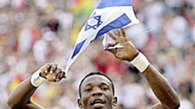 الصهاينة يضغطون على الفيفا لمعاقبة العرب والمسلمين