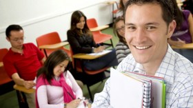 أخرجهم طلب العلم والمعرفة وتلقفتهم الزقاق والشوارع