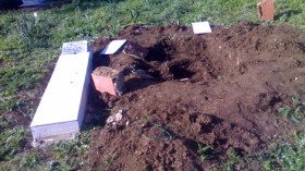 يقتل‮ ‬ابنة‮ ‬أخته‮ “‬دعاء‮” ‬ويدفنها‮ ‬في‮ ‬حقيبة‮ ‬أمام‮ ‬قبر‮ ‬جدتها‮ ‬بالطارف