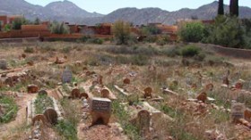 شاب ينبش قبر امرأة ويستخرج جثتها بعد دفنها بأولاد رشاش بخنشلة