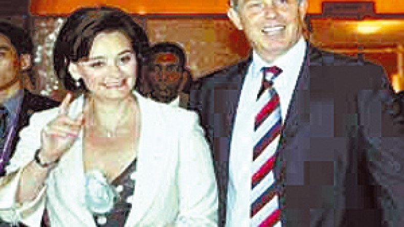 زوجة توني  بلير مصابة بأنفلونزا الخنازير