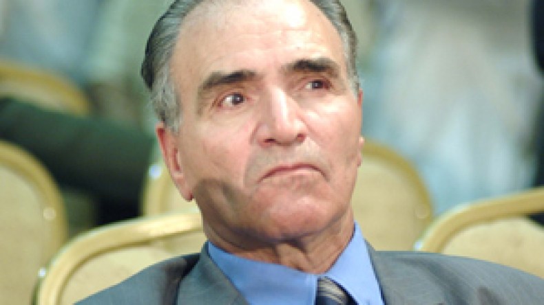 الجنرال المتقاعد محمد تواتي لإدارة جلسات الحوار رفقة بن صالح