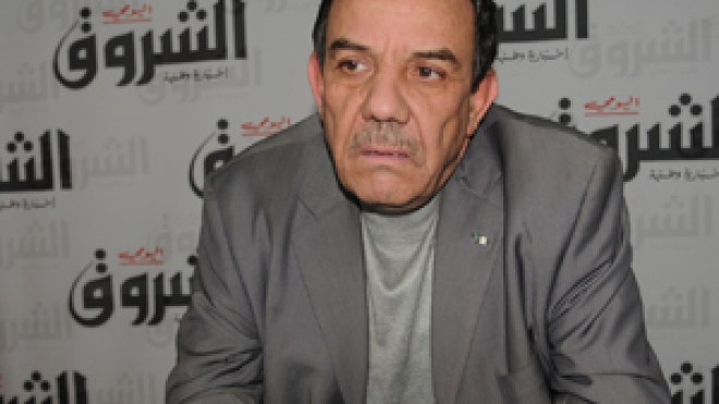 تواتي يطالب باستفتاء الشعب حول قانون تجريم الاستعمار