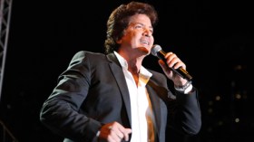 وليد توفيق: “الكل يعلم أن وردة الجزائرية مريضة وخضعت لعملية زرع كبد”