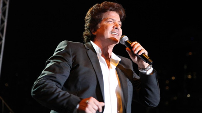 وليد توفيق: “الكل يعلم أن وردة الجزائرية مريضة وخضعت لعملية زرع كبد”