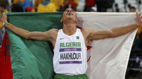 Taoufik Makhloufi, champion olympique du 1.500 m, honoré à Annaba
