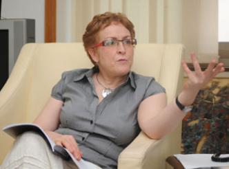 Khalida Toumi à Echorouk : « Je préfère avoir le ventre creux que de me priver d’un livre »