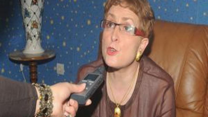 عجوز‭ ‬تنتحل‭ ‬صفة‭ ‬مجاهدة‭ ‬وتدعي‭ ‬معرفتها‭ ‬بوزيرة‭ ‬الثقافة‭ ‭!‬