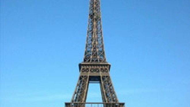 تفكيك خمسة “اصابع ديناميت” في متجر باريسي كبير