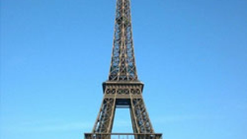 تفكيك خمسة “اصابع ديناميت” في متجر باريسي كبير