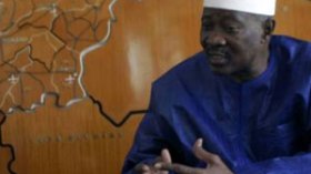 الرئيس المالي يلوح بالعودة الى الخيار العسكري ويؤكد التزامه باتفاق الجزائر