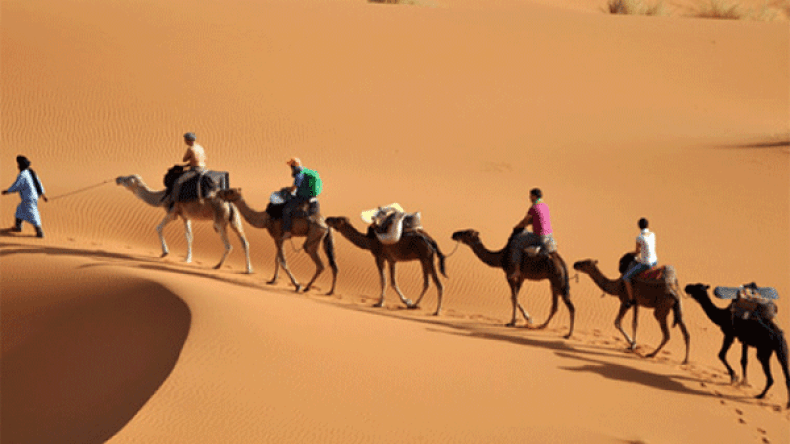 وزارة السياحة تراهن على تطوير السياحة الصحراوية