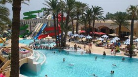 ‮”‬التوانسة‮”‬‭ ‬يعرضون‭ ‬على‭ ‬الجزائريين‭ ‬تخفيض‭ ‬الأسعار‭ ‬ومجانية‭ ‬الخدمات‭ ‬مقابل‭ ‬العودة‭ ‬إلى‭ ‬تونس