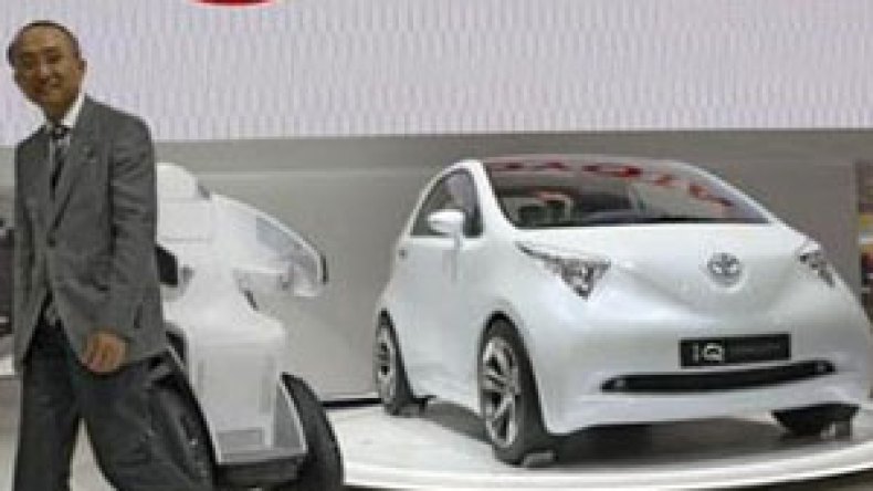 خسائر تويوتا وارتفاع الين تهددان اليابان بعقد من الركود