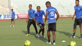 فريق مازيمبي يجري مرانا خفيفا بملعب سطيف