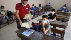 أستاذٌ وكورونا!