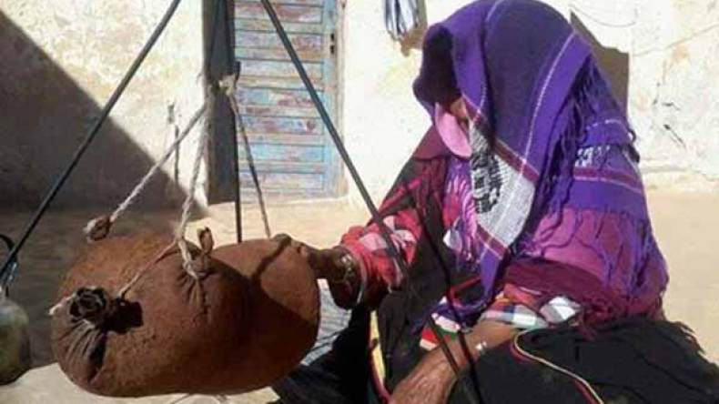 “القربة والبرنوس” الرفيق الدائم للبدو الرحل بالبرمة الحدودية بورقلة