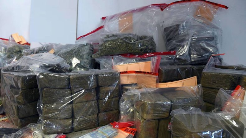 هكذا يتمّ حشْو المخدرات المغربيّة في العجلات لتهريبها نحو أوربا!