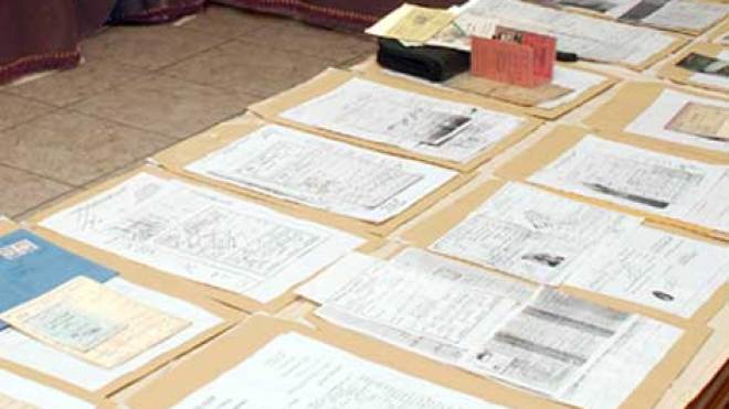 موظف ببلدية حسين داي متهم بتزوير وثائق سيارة مغربية مسروقة