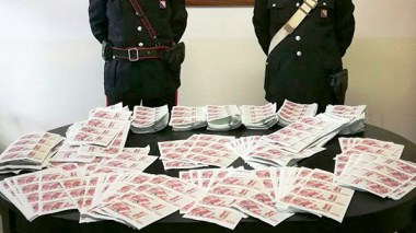 Security Services Arrest Camorra Members In Forging Algerian Dinars