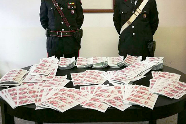 Security Services Arrest Camorra Members In Forging Algerian Dinars