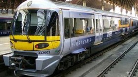 مليونير يقال من منصبه بسبب تهربه من دفع أجرة قطار!