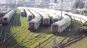 ‭ ‬شل‭ ‬حركة‭ ‬64‭ ‬قطارا‭..‬والمسافرون‭ ‬رهينة‭ ‬الإضراب‭ ‬