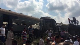 مصرع 49 شخصا في تصادم لقطارين بمصر