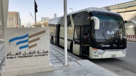 السعودية تعطل رحلات الطيران وحركة النقل الداخلي